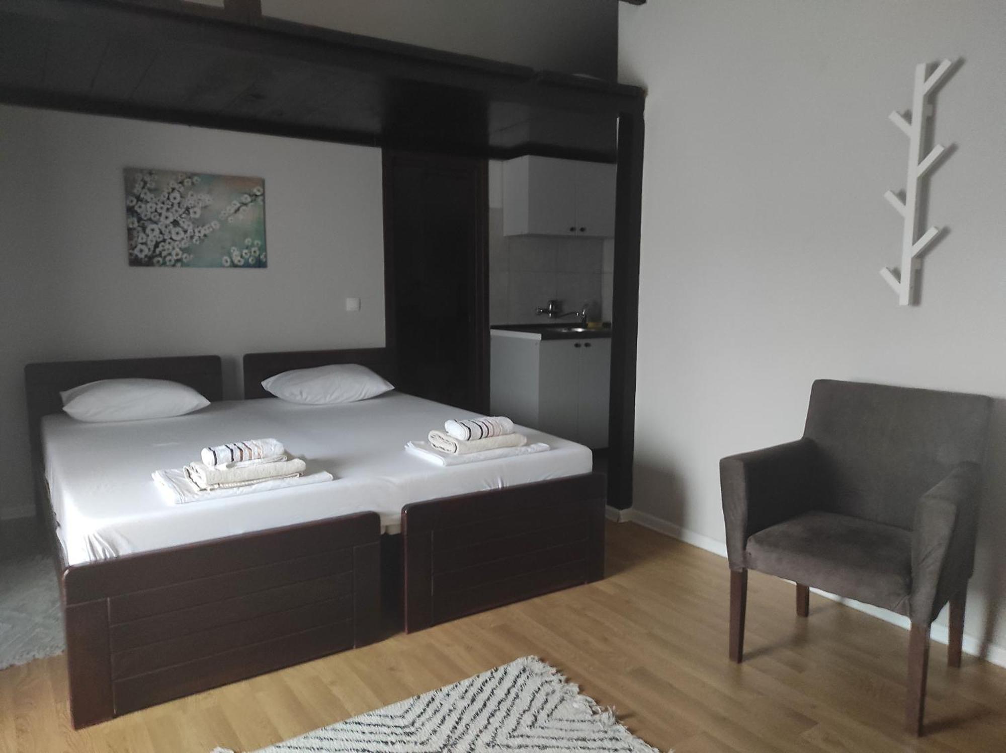Apartments & Accommodation Stojic Novi Sad Exterior photo