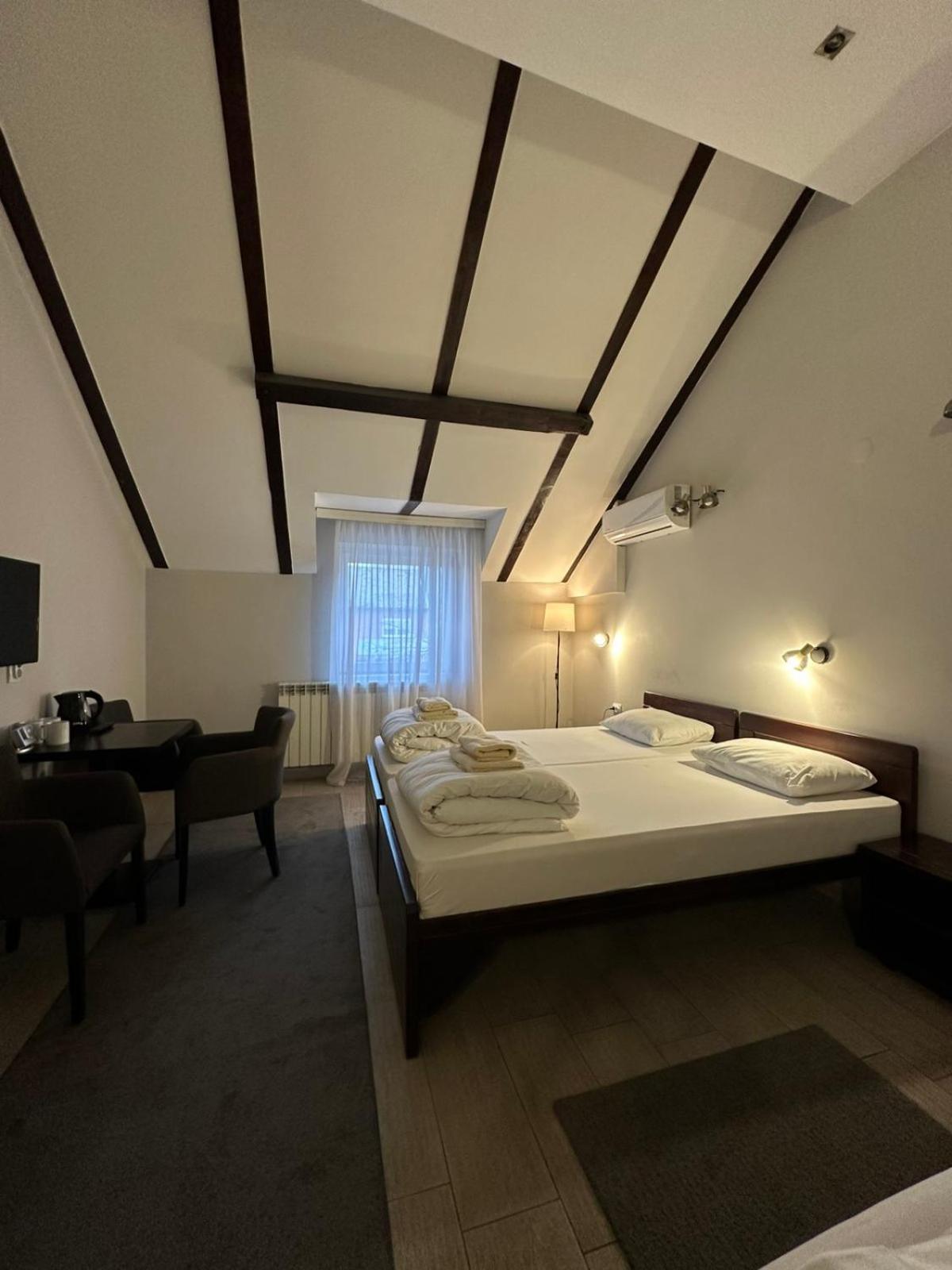 Apartments & Accommodation Stojic Novi Sad Room photo